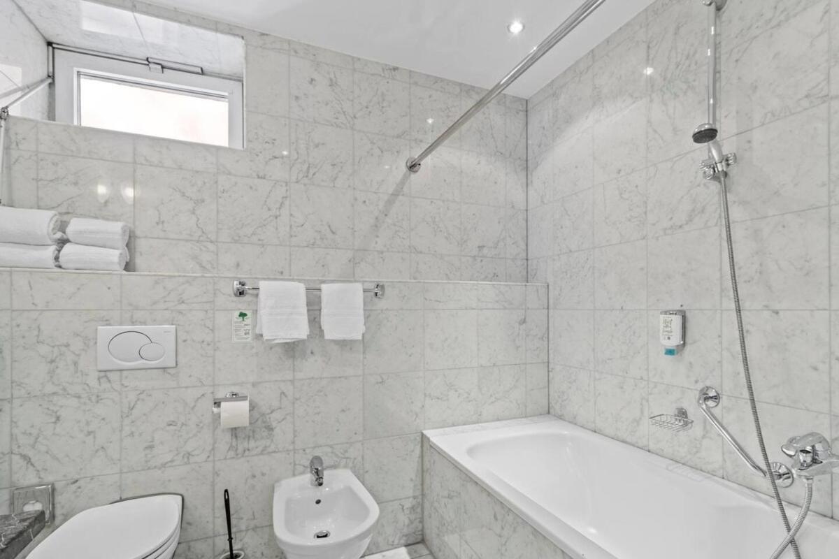 Hotel Schild I Vienna Forrest I On-Site Parking For 19,90 Eur