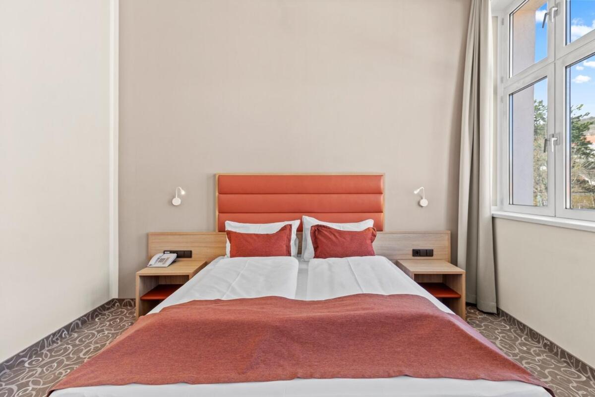 Hotel Schild I Vienna Forrest I On-Site Parking For 19,90 Eur Apartment Wien