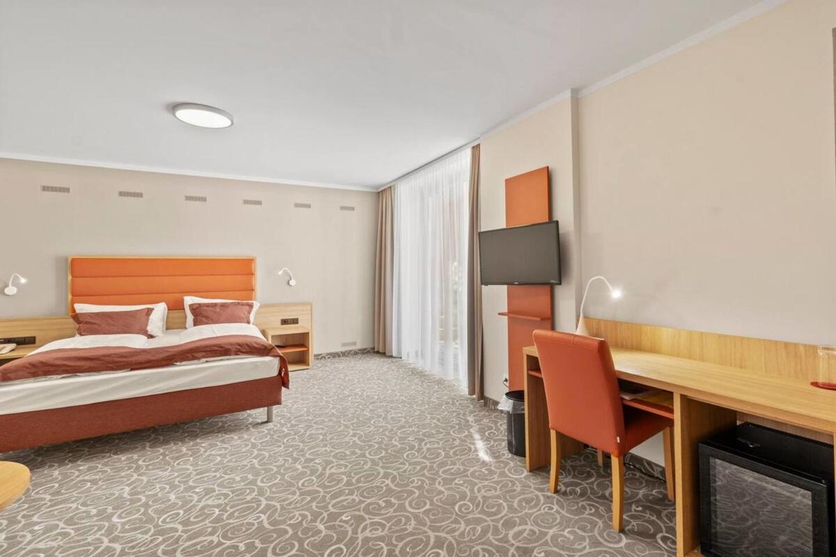 Apartment Hotel Schild I Vienna Forrest I On-Site Parking For 19,90 Eur Wien