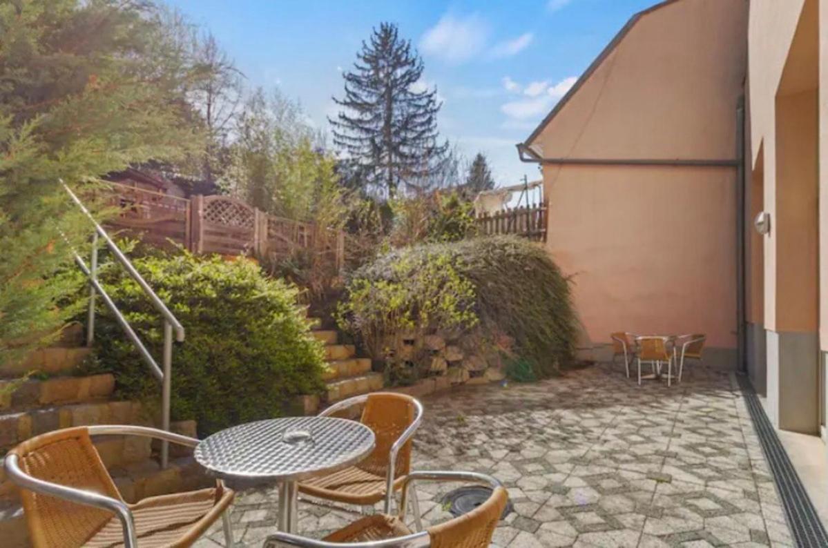Apartment Hotel Schild I Vienna Forrest I On-Site Parking For 19,90 Eur
