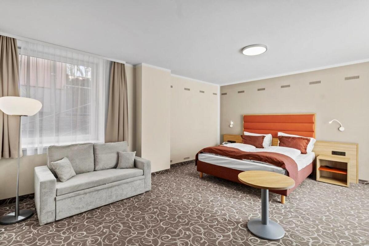 Hotel Schild I Vienna Forrest I On-Site Parking For 19,90 Eur Wien