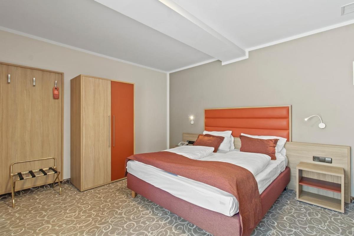 Hotel Schild I Vienna Forrest I On-Site Parking For 19,90 Eur Wien