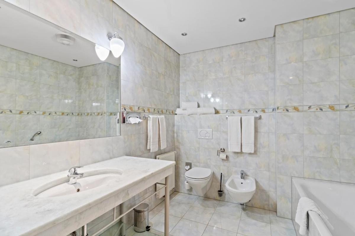 Hotel Schild I Vienna Forrest I On-Site Parking For 19,90 Eur * Wien