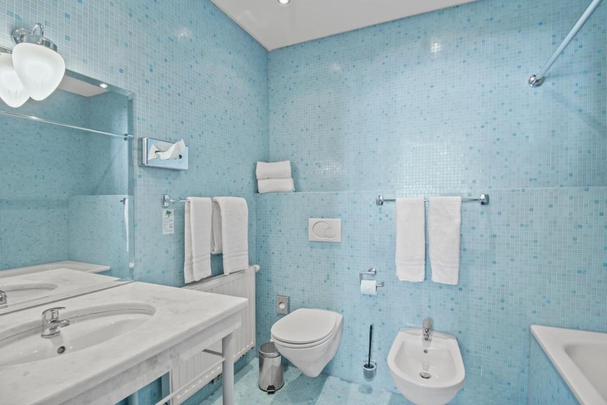 Apartment Hotel Schild I Vienna Forrest I On-Site Parking For 19,90 Eur