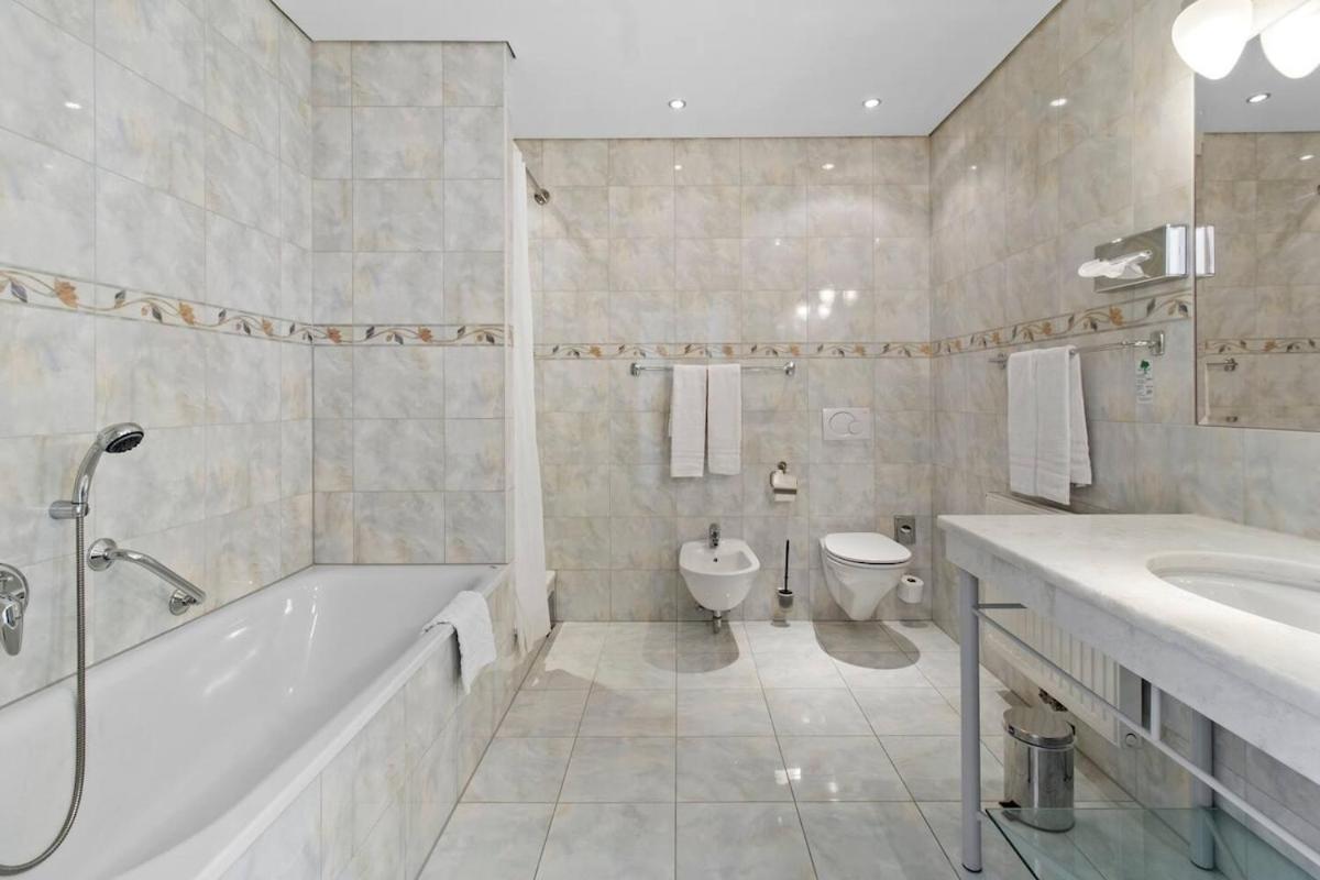 Hotel Schild I Vienna Forrest I On-Site Parking For 19,90 Eur * Wien