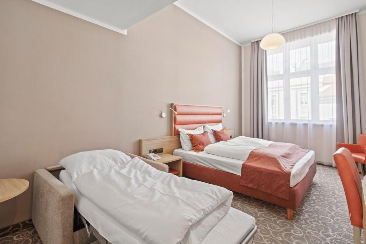 Hotel Schild I Vienna Forrest I On-Site Parking For 19,90 Eur Apartment Wien