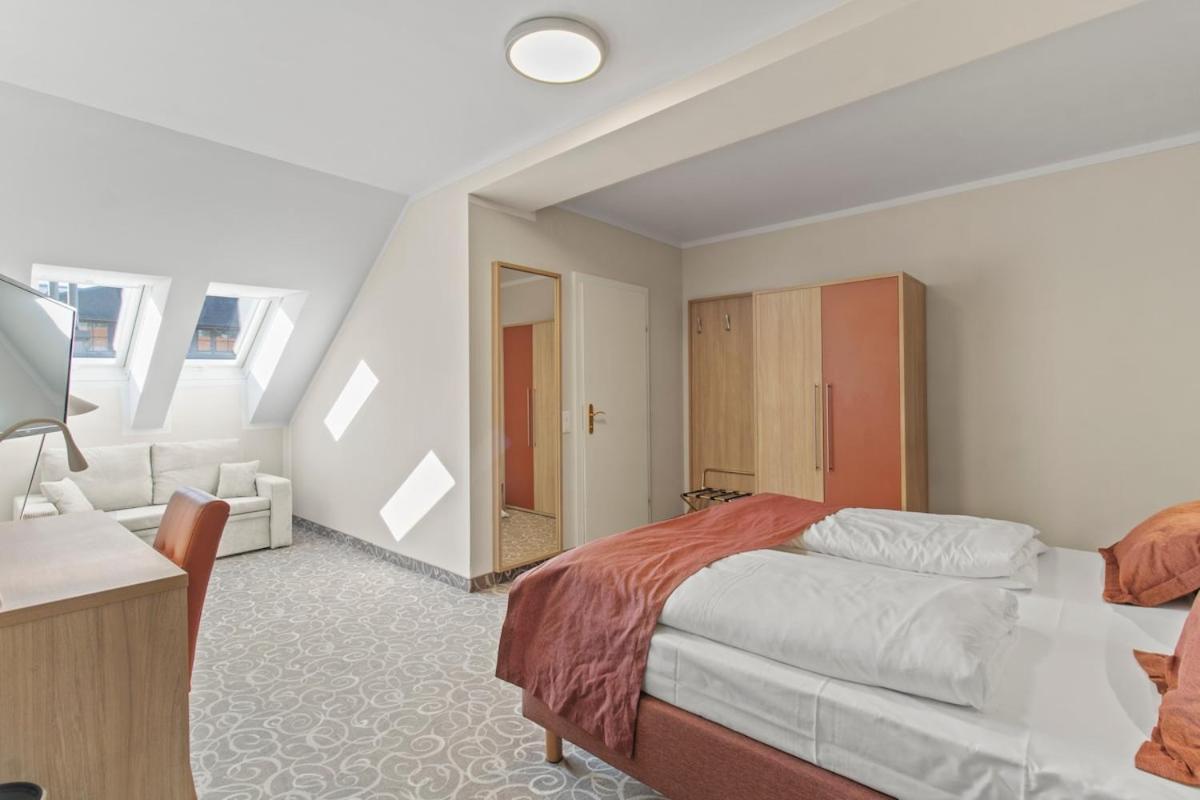Apartment Hotel Schild I Vienna Forrest I On-Site Parking For 19,90 Eur *