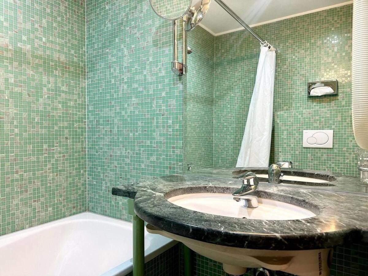 Hotel Schild I Vienna Forrest I On-Site Parking For 19,90 Eur Apartment Wien