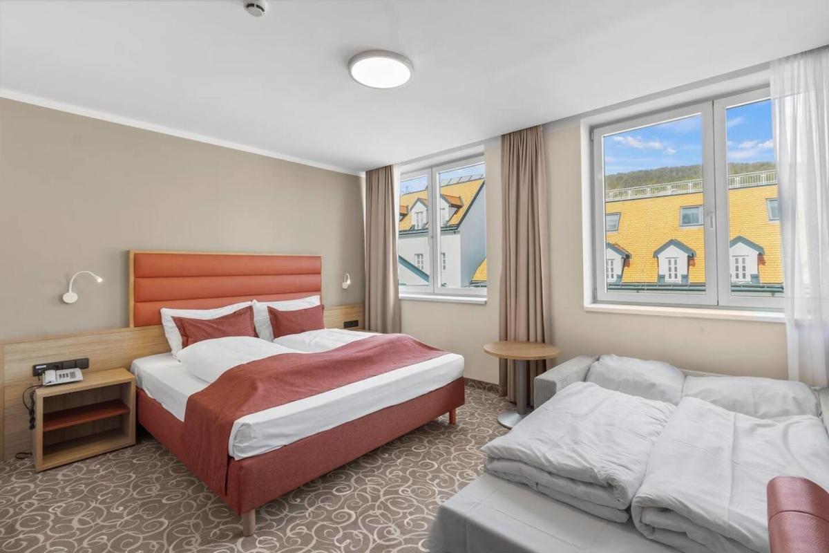Hotel Schild I Vienna Forrest I On-Site Parking For 19,90 Eur *