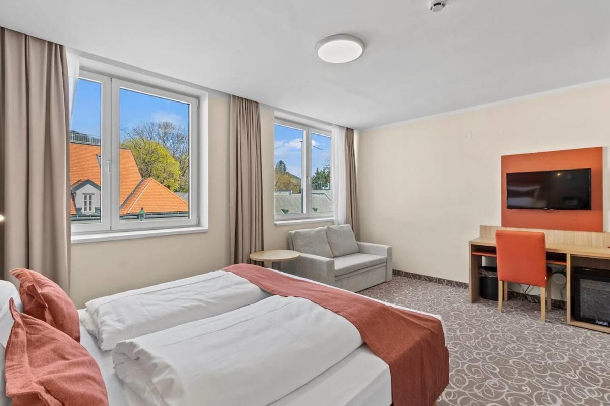 Hotel Schild I Vienna Forrest I On-Site Parking For 19,90 Eur * Wien
