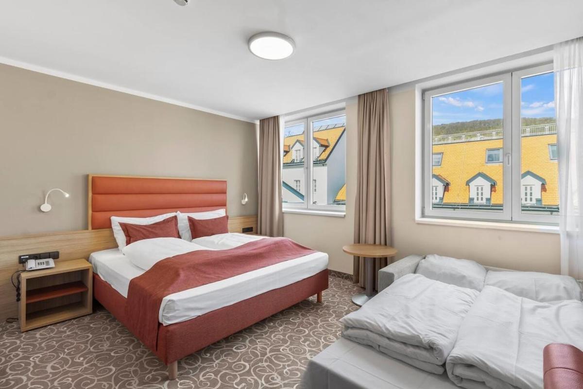 Hotel Schild I Vienna Forrest I On-Site Parking For 19,90 Eur Apartment *