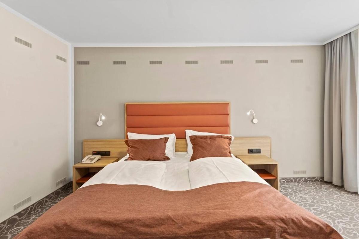 Apartment Hotel Schild I Vienna Forrest I On-Site Parking For 19,90 Eur Wien