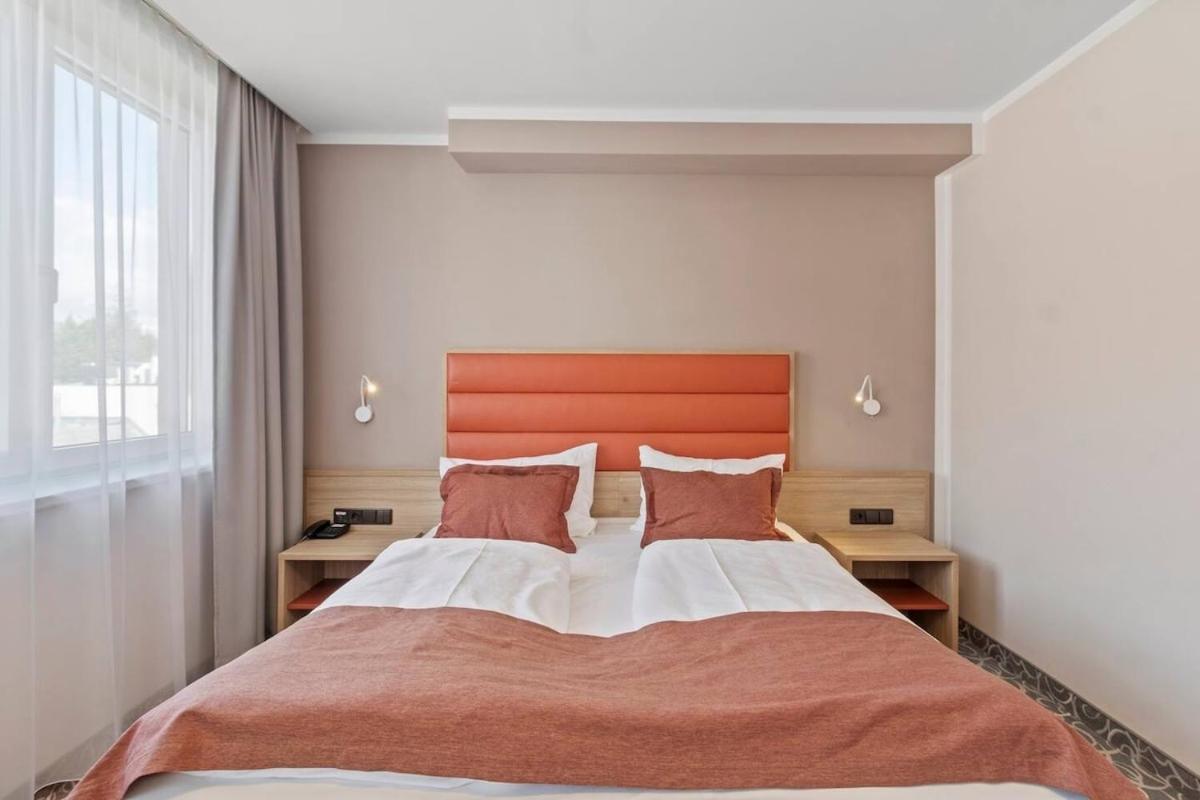 Apartment Hotel Schild I Vienna Forrest I On-Site Parking For 19,90 Eur