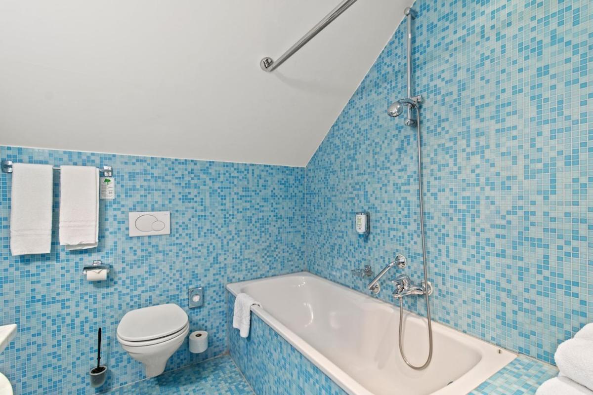Apartment Hotel Schild I Vienna Forrest I On-Site Parking For 19,90 Eur Wien