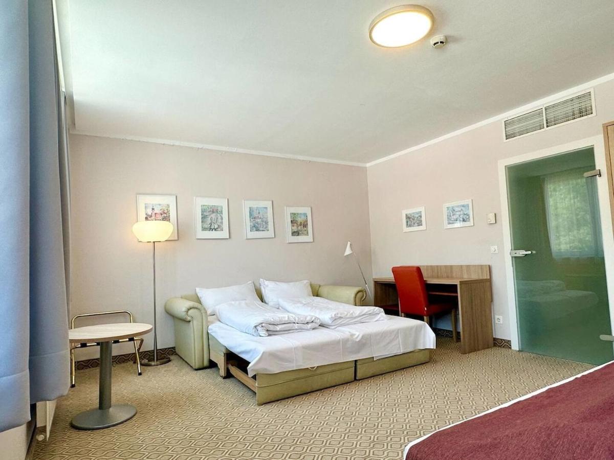 Hotel Schild I Vienna Forrest I On-Site Parking For 19,90 Eur * Wien