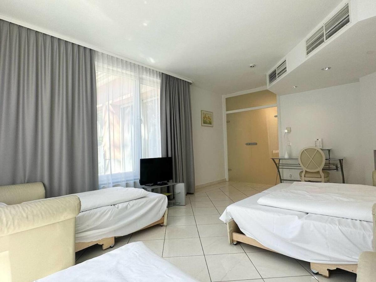 Apartment Hotel Schild I Vienna Forrest I On-Site Parking For 19,90 Eur *