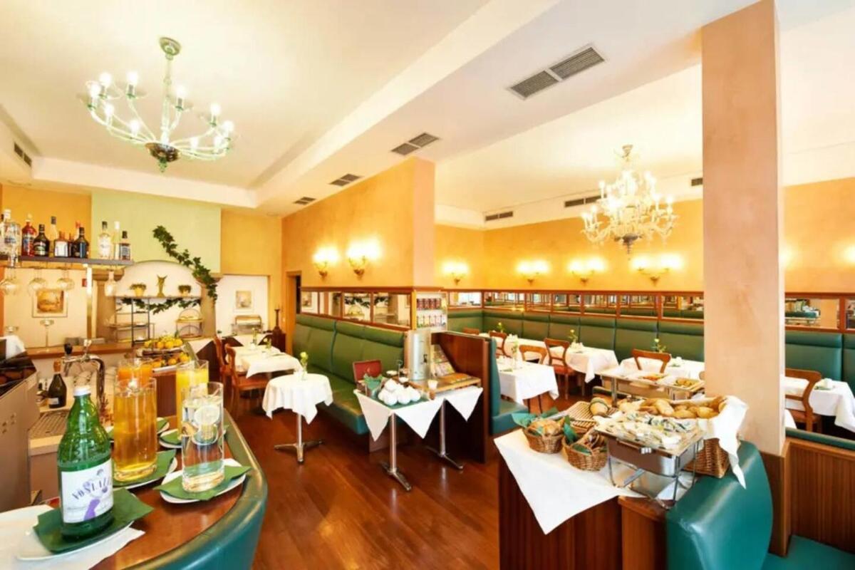 Hotel Schild I Vienna Forrest I On-Site Parking For 19,90 Eur Apartment
