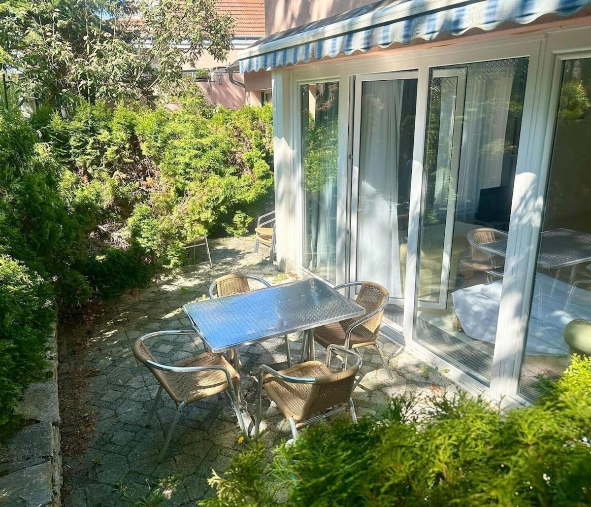 Apartment Hotel Schild I Vienna Forrest I On-Site Parking For 19,90 Eur