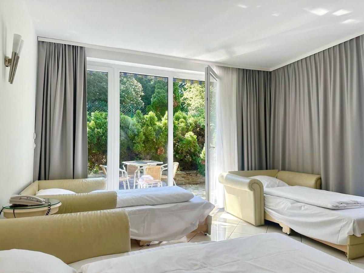 Hotel Schild I Vienna Forrest I On-Site Parking For 19,90 Eur Apartment *